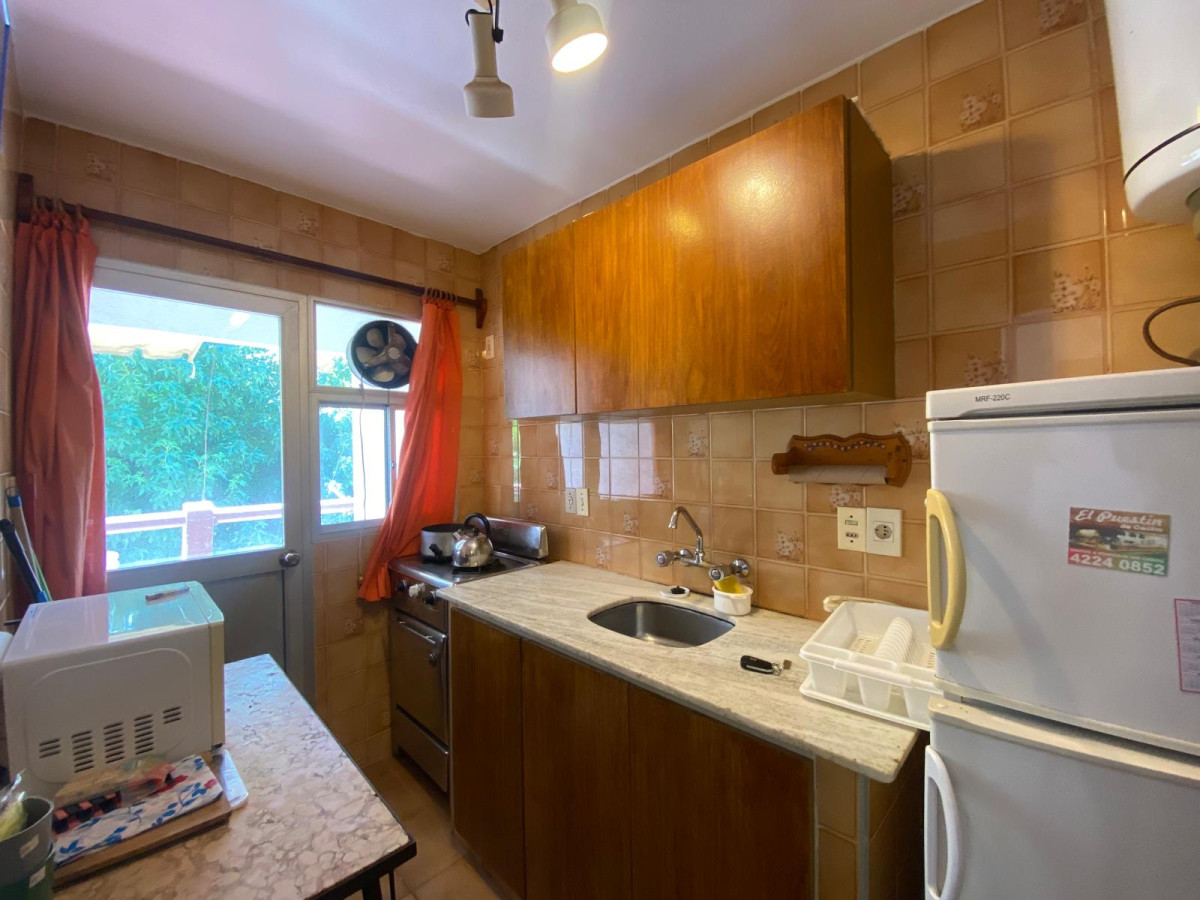 Apartamento ID.1375 - Primer piso por escalera, con cochera 