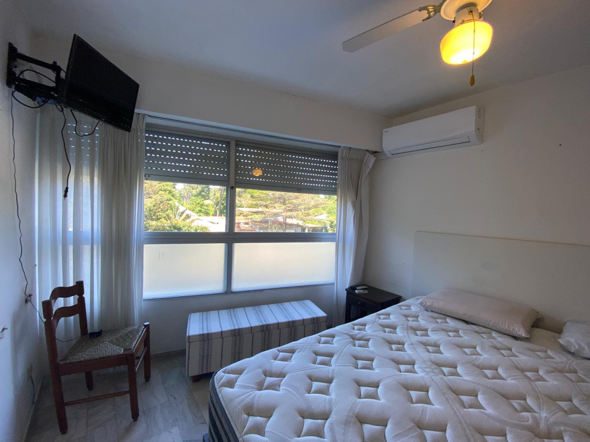 Apartamento ID.2742 - Amplio apartamento, con terraza cerrada, y garage
