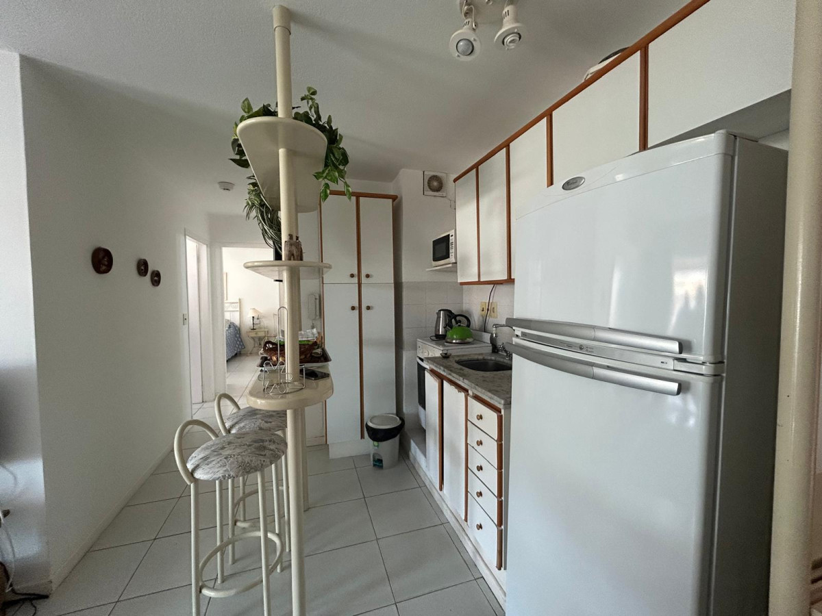 Apartamento ID.2654 - Muy lindo apartamento, con amplia terraza, garage