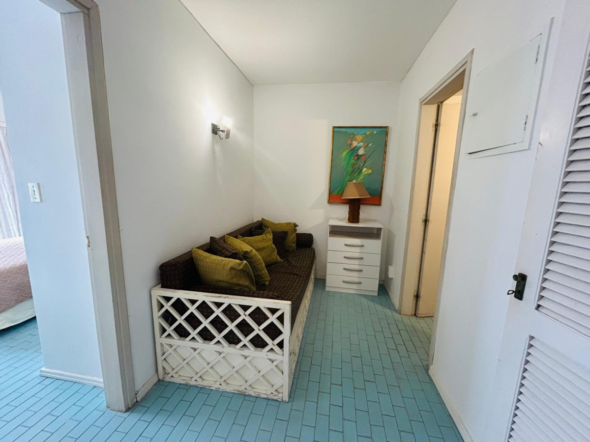 Apartamento ID.2902 - Apto en Venta en Edificio Islamar, Terraza, garage en subsuelo