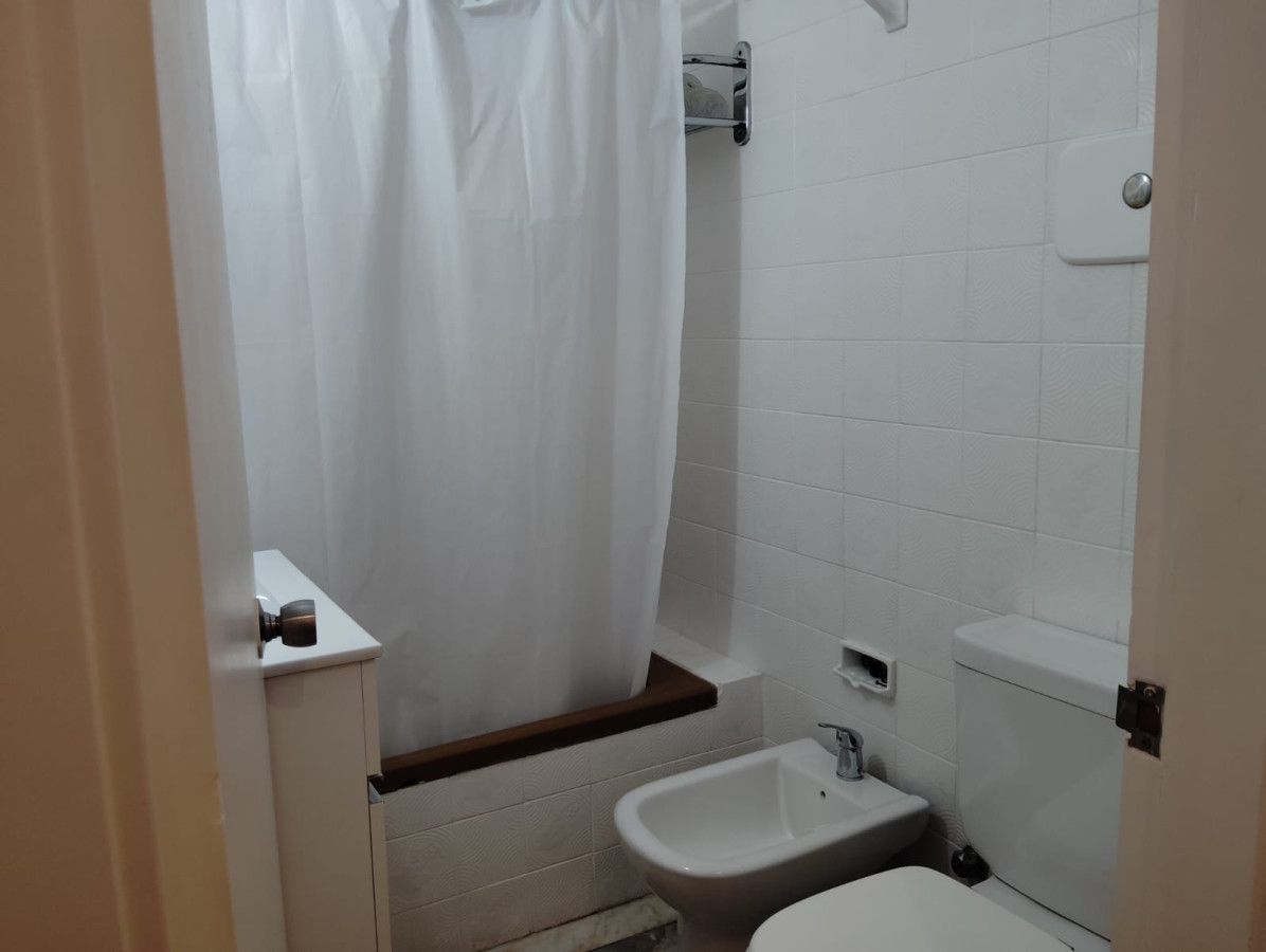 Apartamento ID.2822 - Apto en venta, Reciclado, a metros del Mar, con garage 