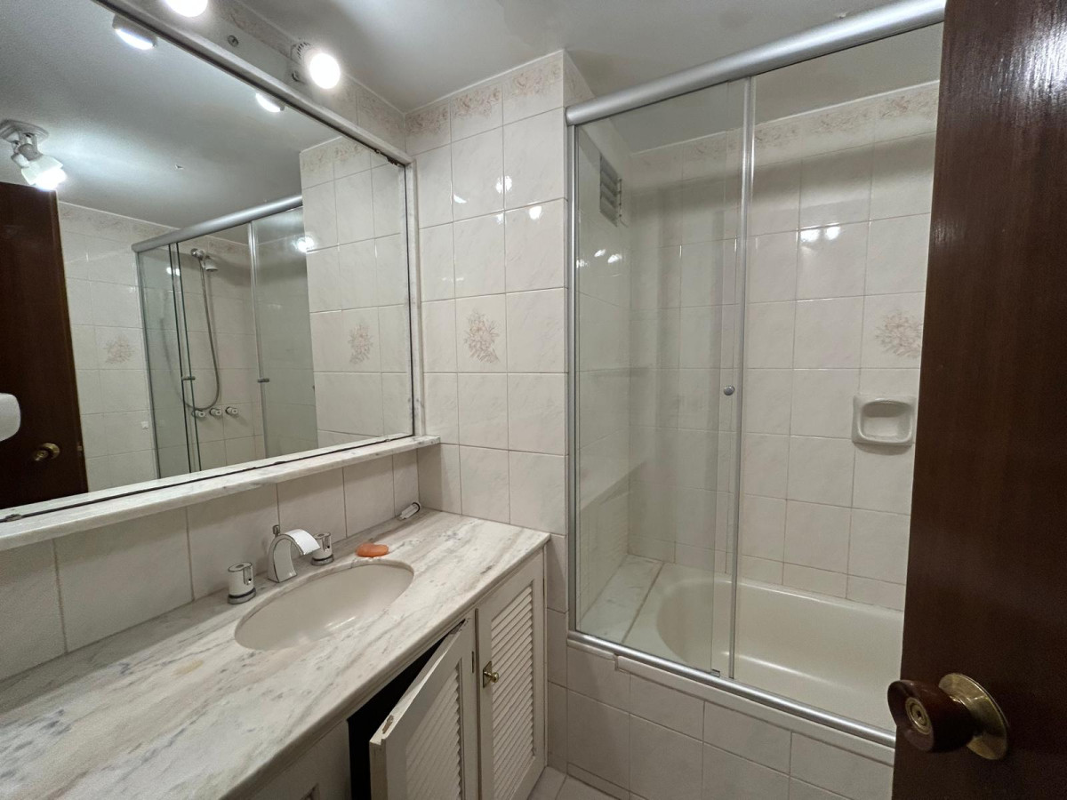 Apartamento ID.2939 - Hermoso apto en venta, Planta Baja, jardin propio con vista a la Playa Brava 