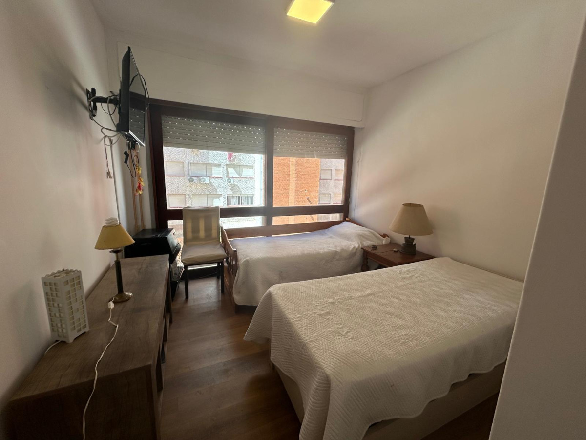 Apartamento ID.1428 - Edificio Islamar, dos dormitorios, contrafrente