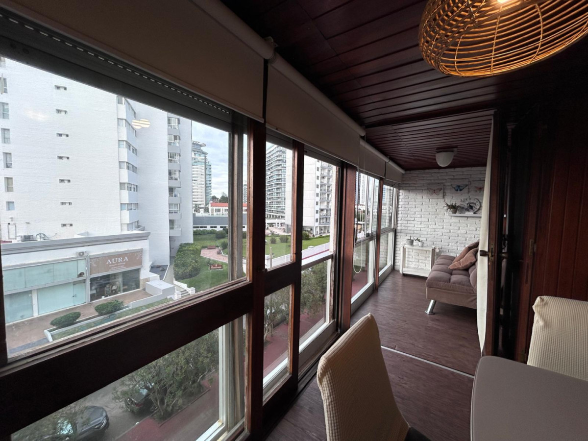 Apartamento ID.1637 - Apto en Venta en Edificio Islamar - Reciclado - Vista al Frente 