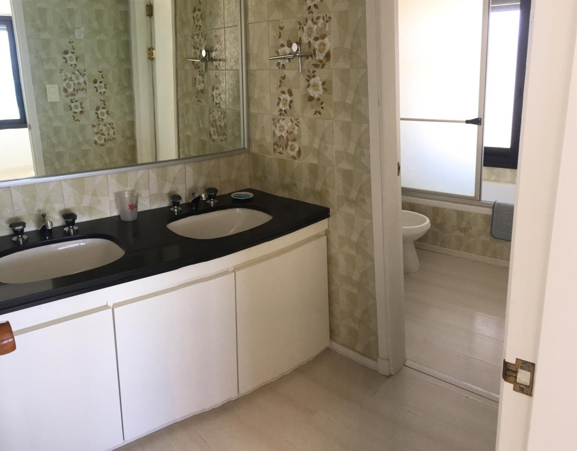 Apartamento ID.2308 - Piso alto con vista, Edificio con sevicios