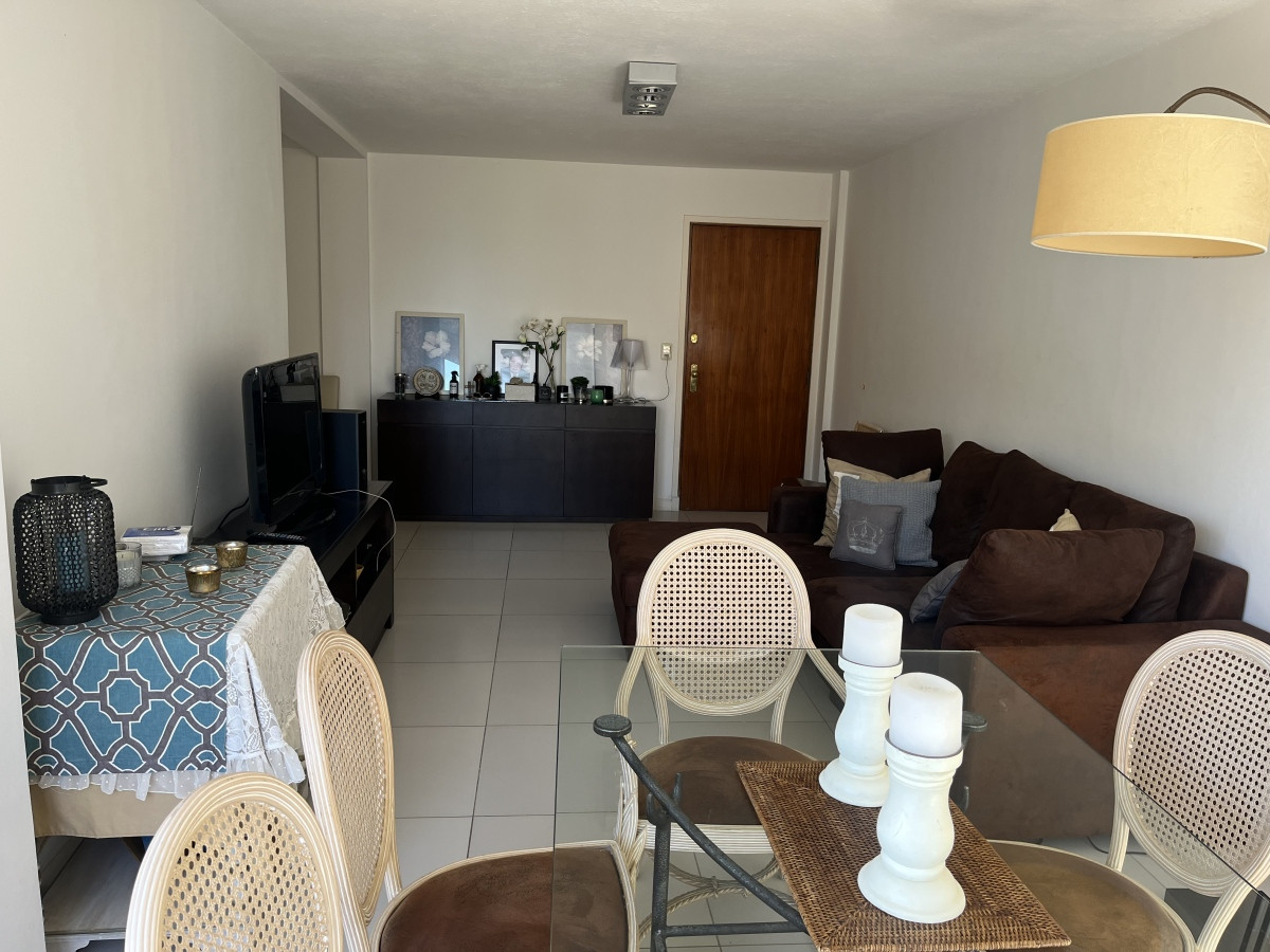 Apartamento ID.2720 - Se vende hermoso y amplio apto 