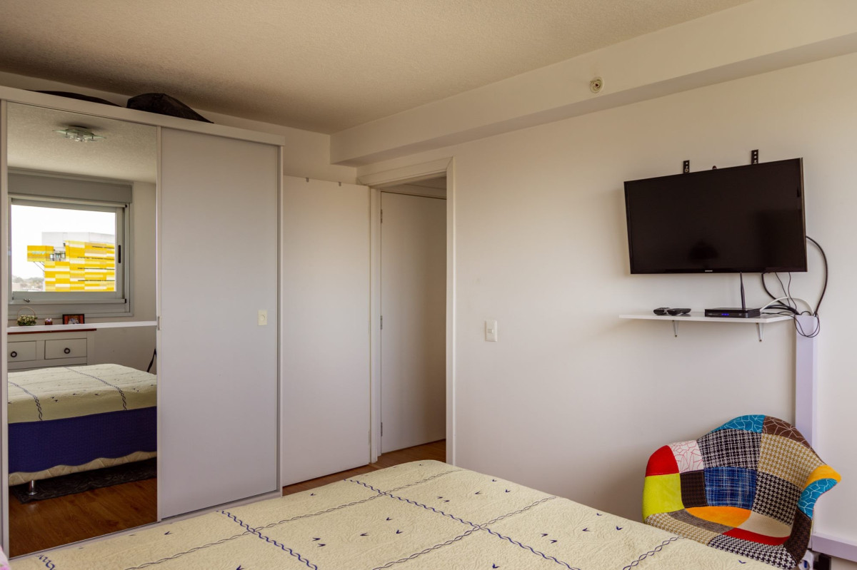 Apartamento ID.2465 - Excelente ubicación! Para entrar.