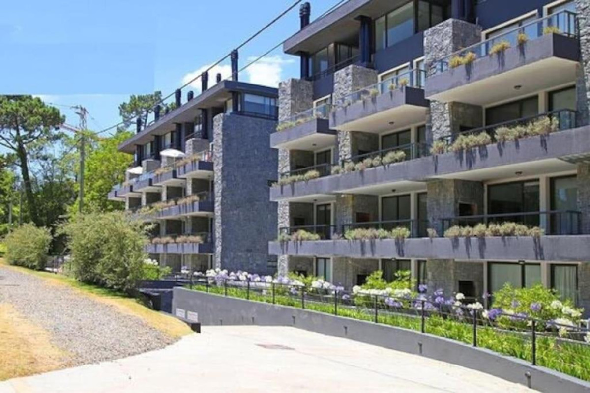 Alquiler anual en Edificio UNIQUE - GoPunta - Portal Inmobiliario de Punta del Este - Maldonado
