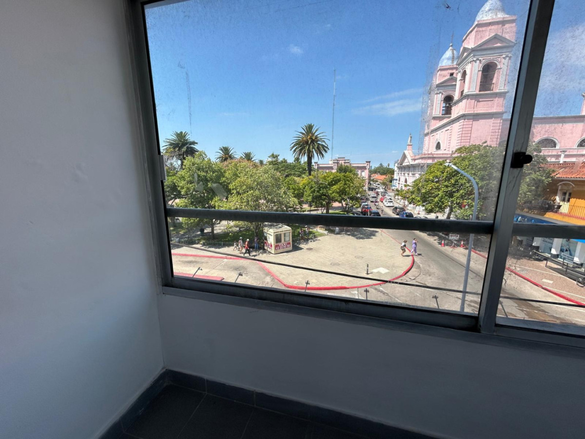 Apartamento ID.2982 - Centro de Maldonado - Ideal para oficina o consultorio 