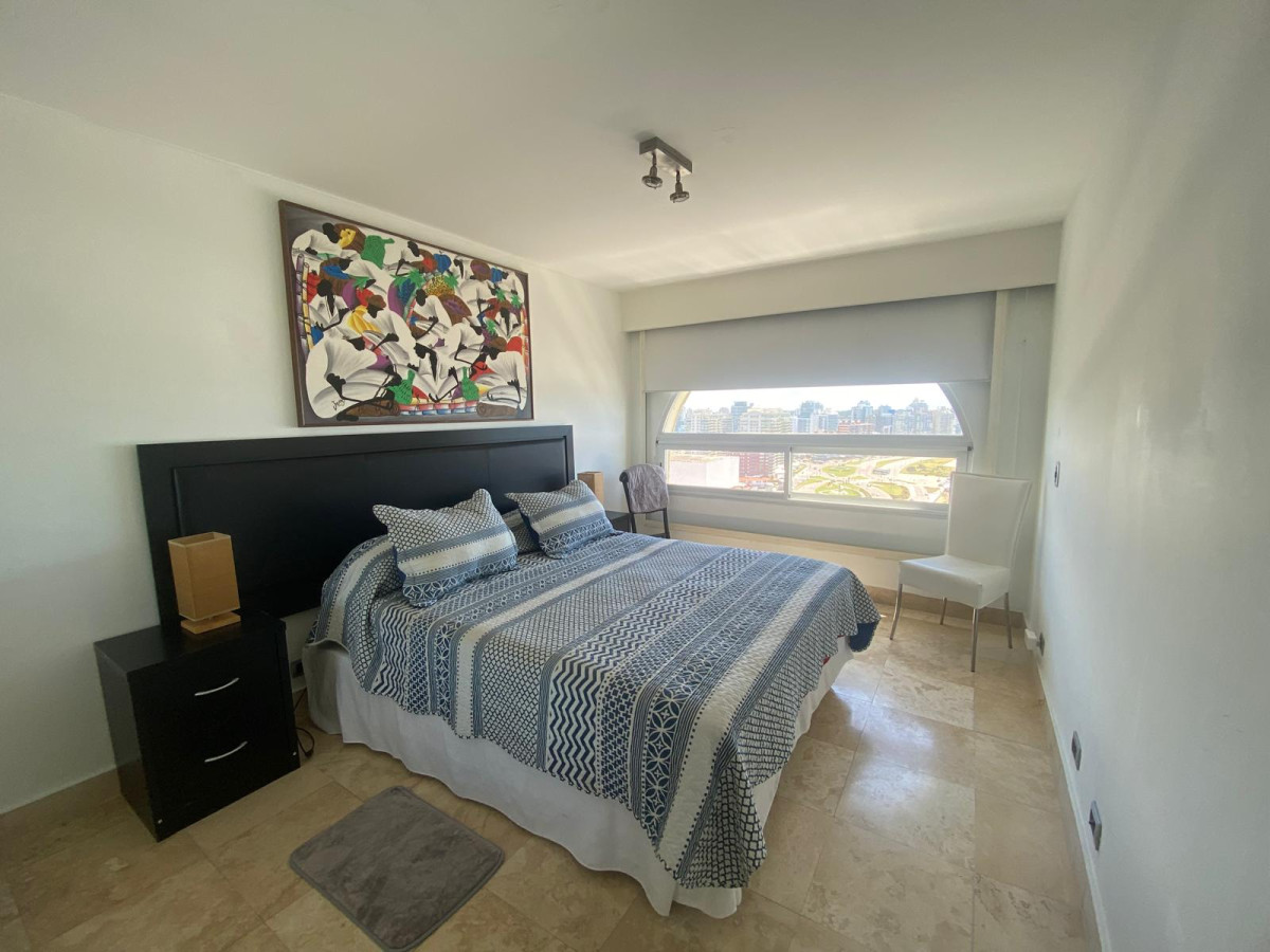 Apartamento ID.2845 - Piso alto, excelente vista a las Playas Brava y Mansa