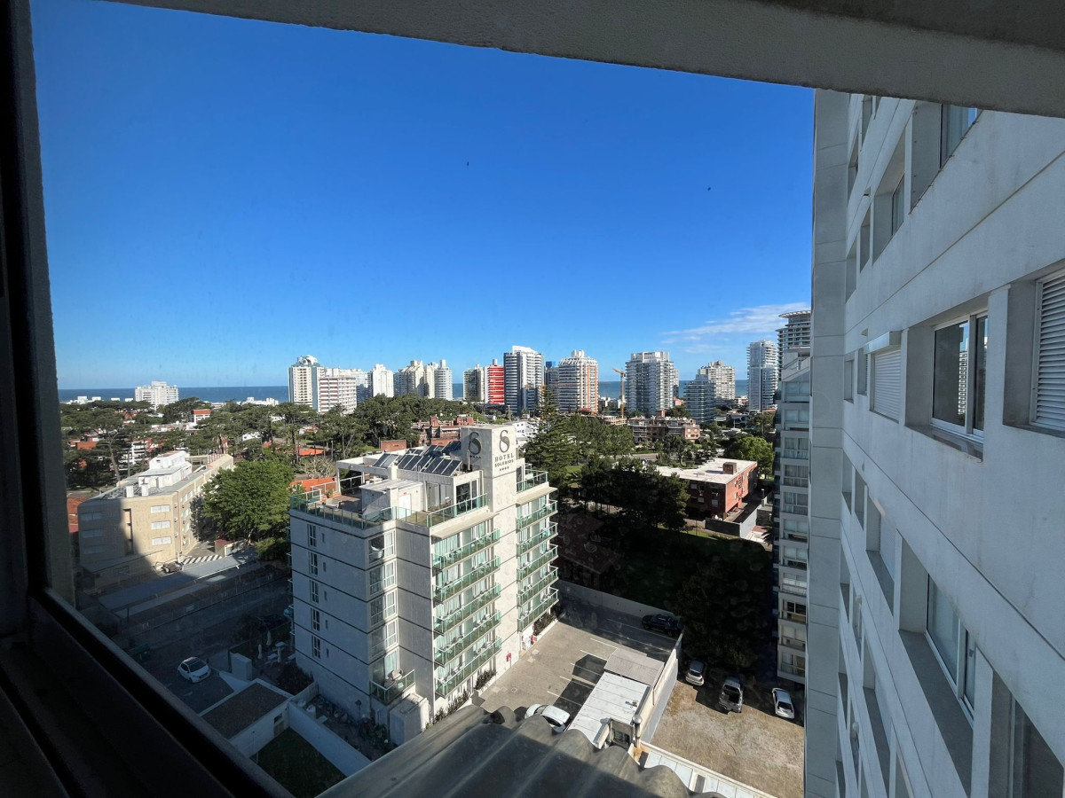 Apartamento ID.2821 - Hermoso apartamento, amplia terraza, garage en subsuelo.