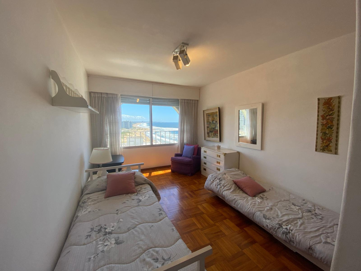 Apartamento ID.2844 - Excelente vista, terraza, piso alto