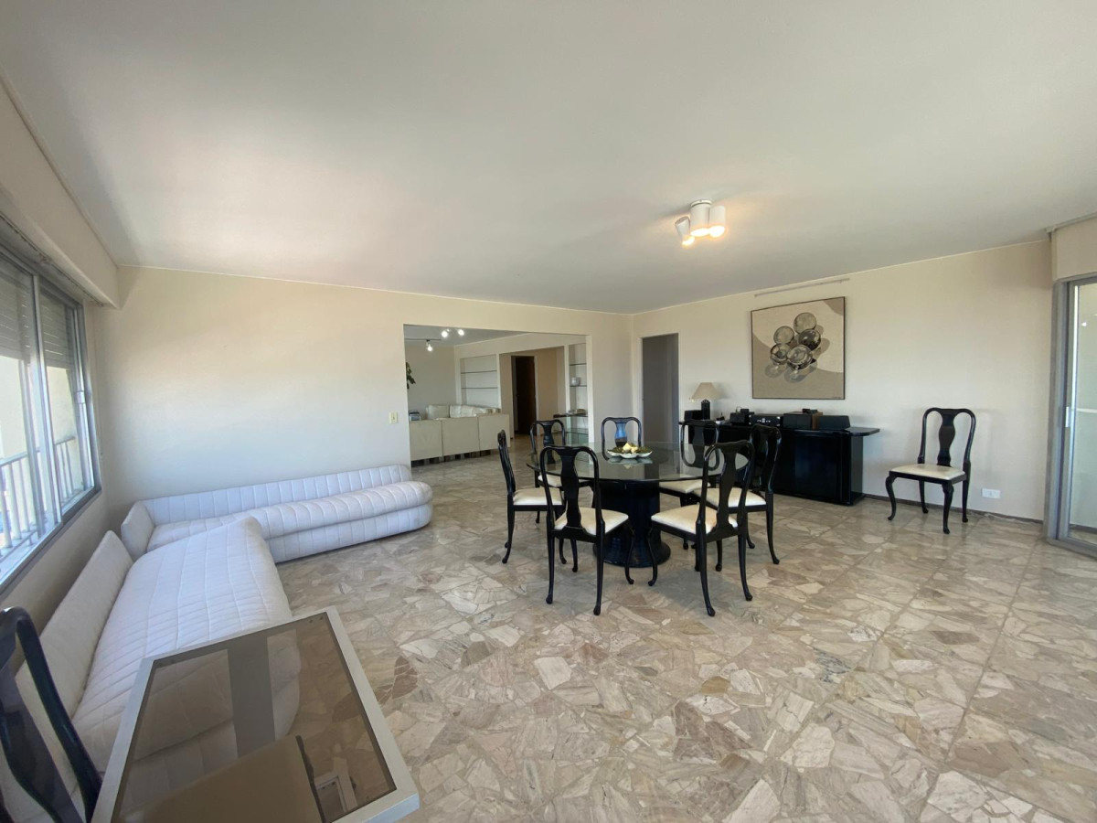 Apartamento ID.2844 - Excelente vista, terraza, piso alto