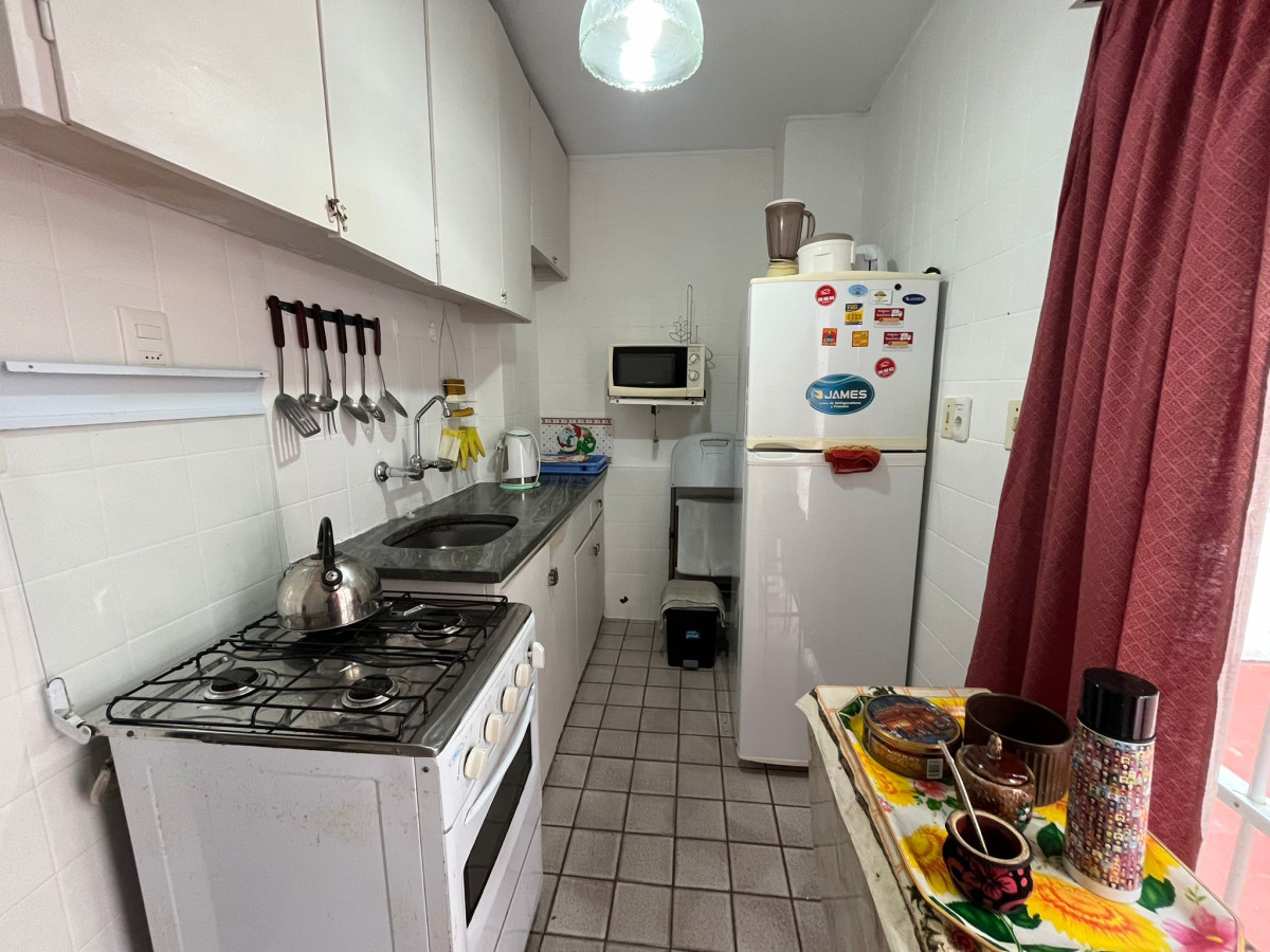 Apartamento ID.2769 - Alquiler anual, con terraza y cochera 
