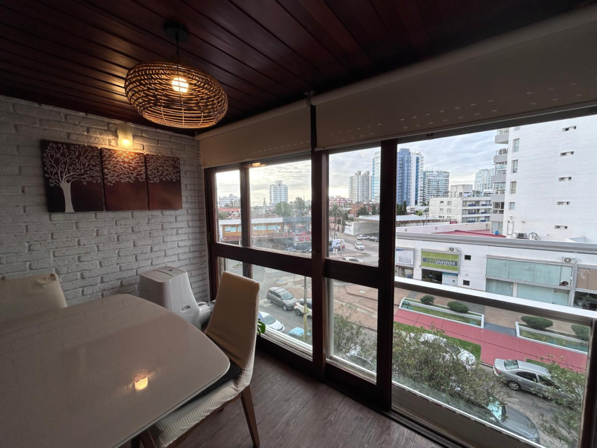 Apartamento ID.1637 - Apto en Venta en Edificio Islamar - Reciclado - Vista al Frente 