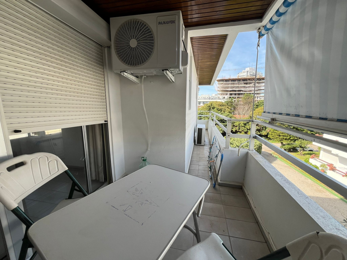 Apartamento ID.2799 - Hermoso apartamento a la venta, con terraza, parrillero, cochera 