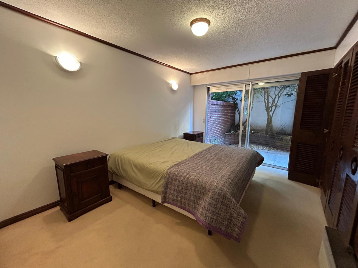 Apartamento ID.2939 - Hermoso apto en venta, Planta Baja, jardin propio con vista a la Playa Brava 