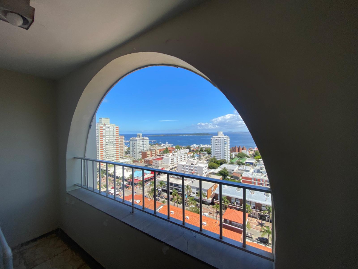 Apartamento ID.2844 - Excelente vista, terraza, piso alto