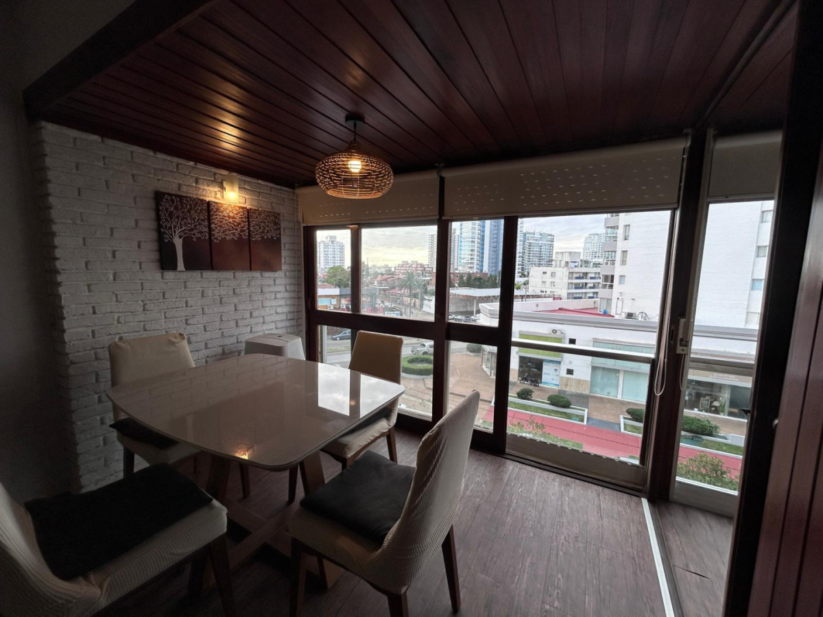 Apartamento ID.1637 - Apto en Venta en Edificio Islamar - Reciclado - Vista al Frente 