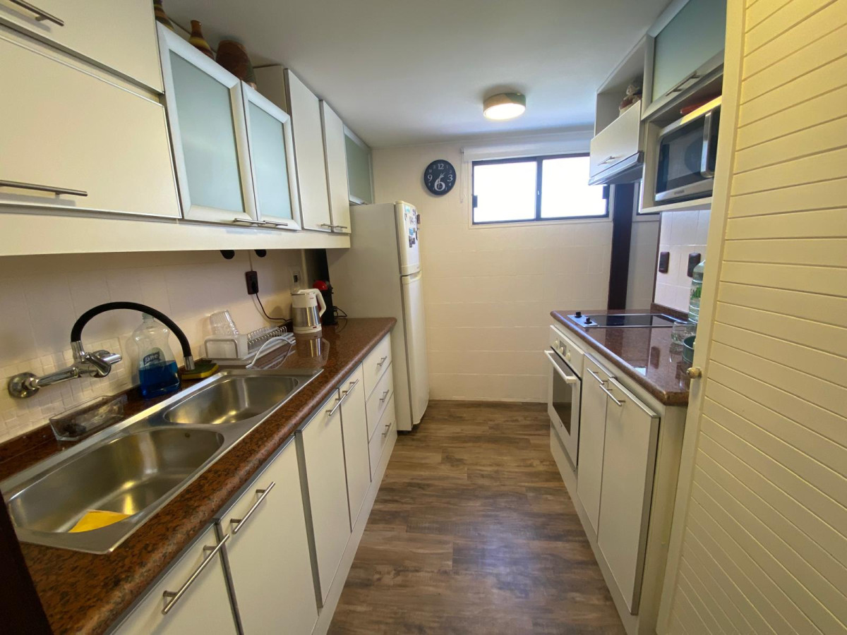Apartamento ID.2850 - Excelente vista a la Playa Brava, Ideal para vivir todo el año