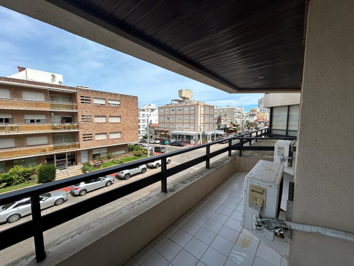Apartamento ID.2654 - Muy lindo apartamento, con amplia terraza, garage