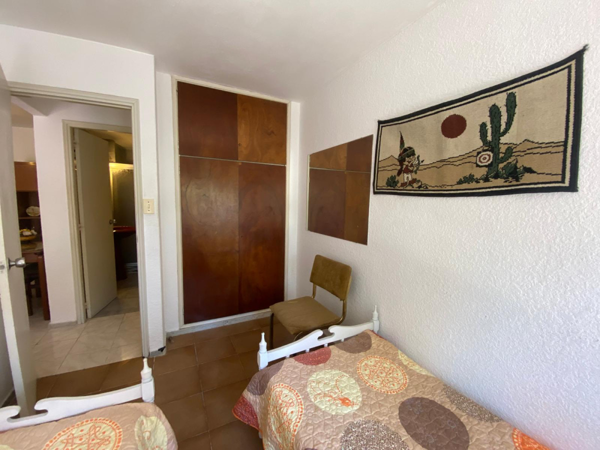Apartamento ID.1375 - Primer piso por escalera, con cochera 