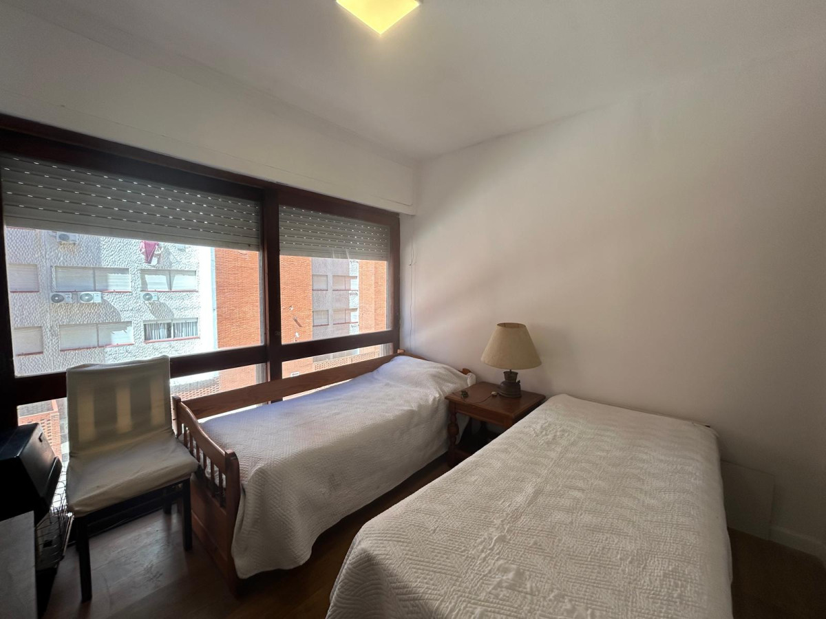 Apartamento ID.1428 - Edificio Islamar, dos dormitorios, contrafrente