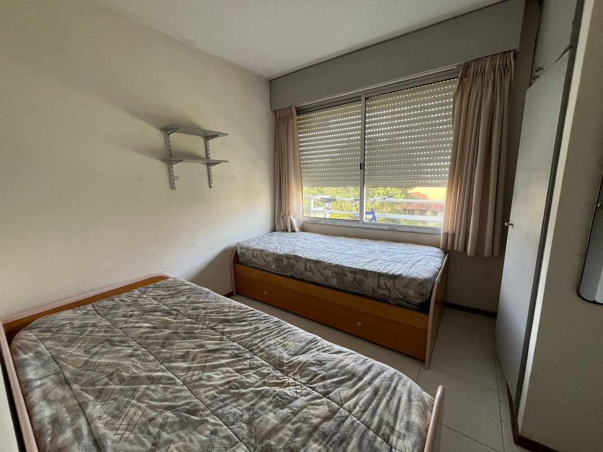 Apartamento ID.2799 - Hermoso apartamento a la venta, con terraza, parrillero, cochera 