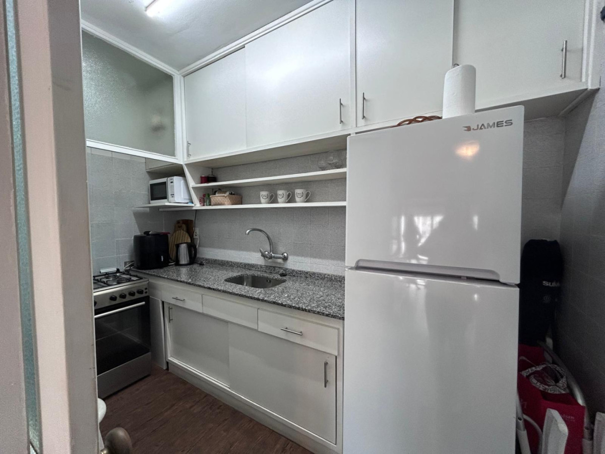 Apartamento ID.1637 - Apto en Venta en Edificio Islamar - Reciclado - Vista al Frente 