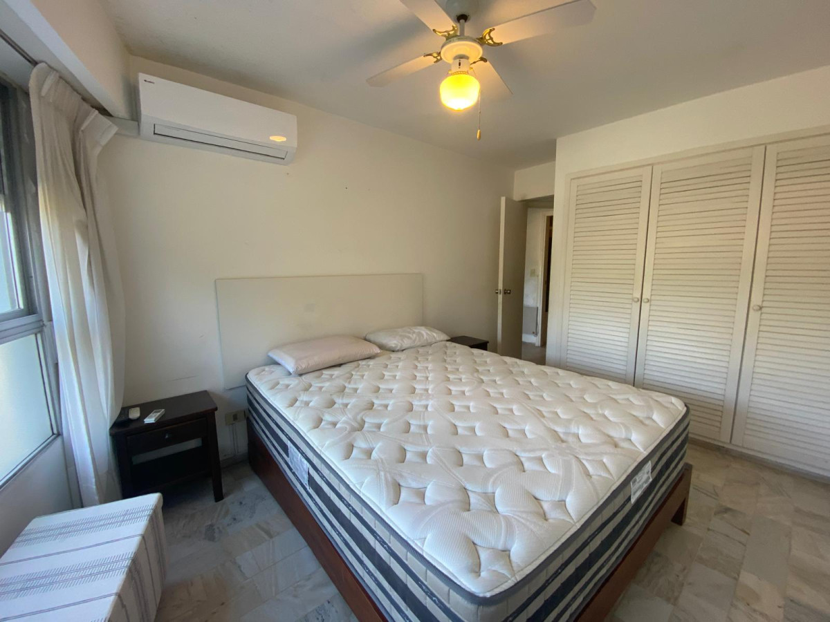 Apartamento ID.2742 - Amplio apartamento, con terraza cerrada, y garage
