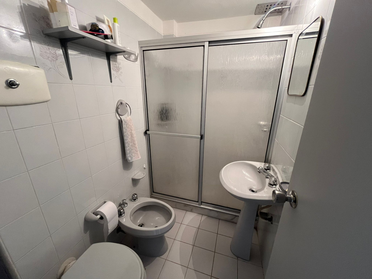 Apartamento ID.2799 - Hermoso apartamento a la venta, con terraza, parrillero, cochera 