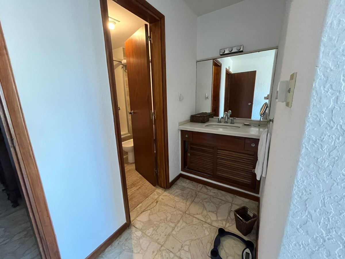 Apartamento ID.2752 - Hermoso apartamento, con terraza y vista al mar 