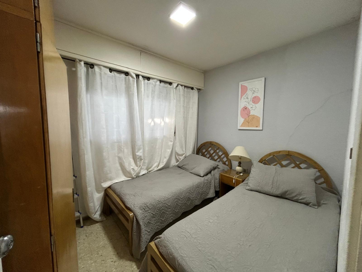 Apartamento ID.2945 - Se vende apto, con terraza, parrillero propio, a metros de las Playas