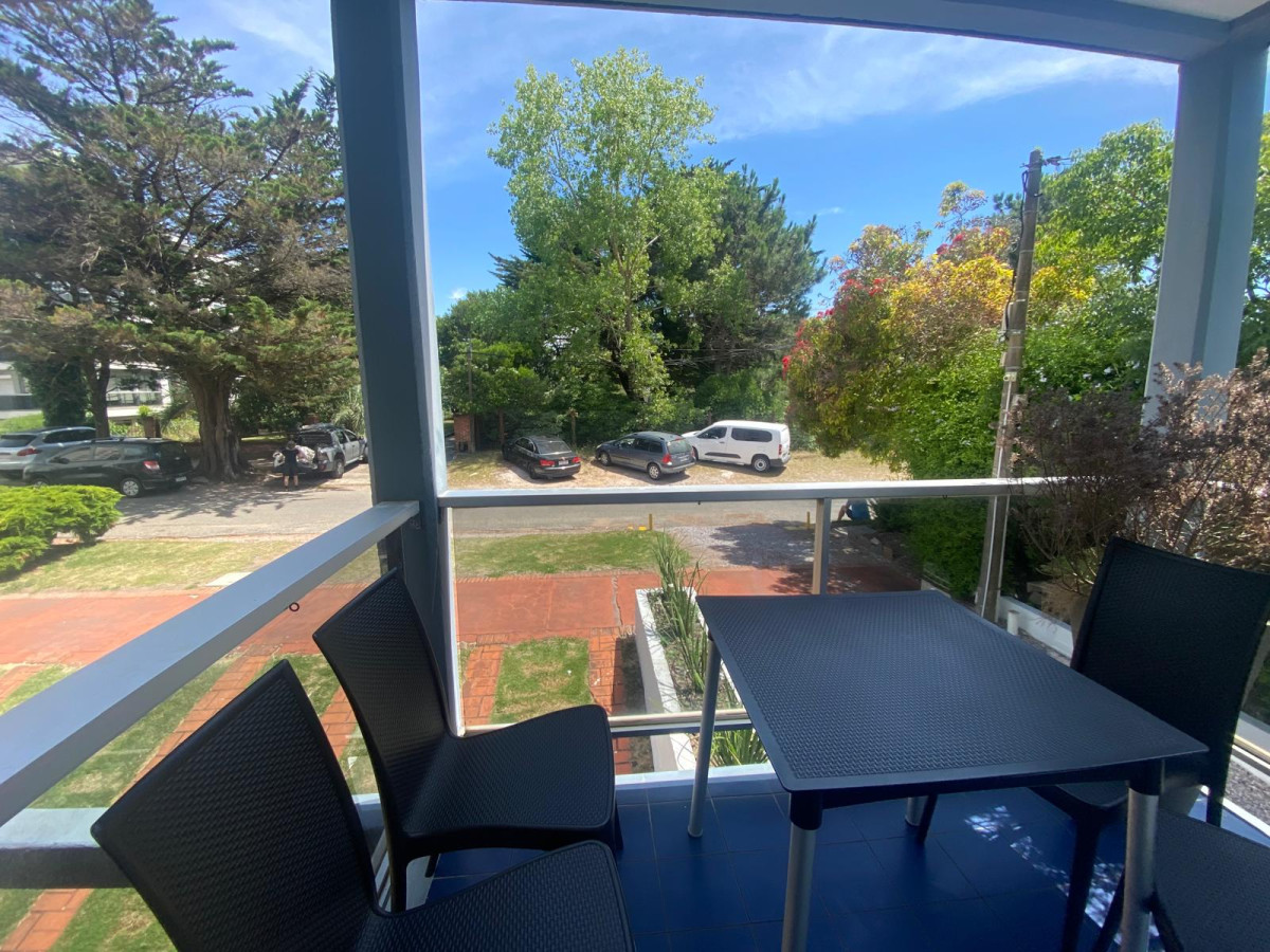 Apartamento ID.2848 - Comodo apto, reciclado, con terraza y cochera 