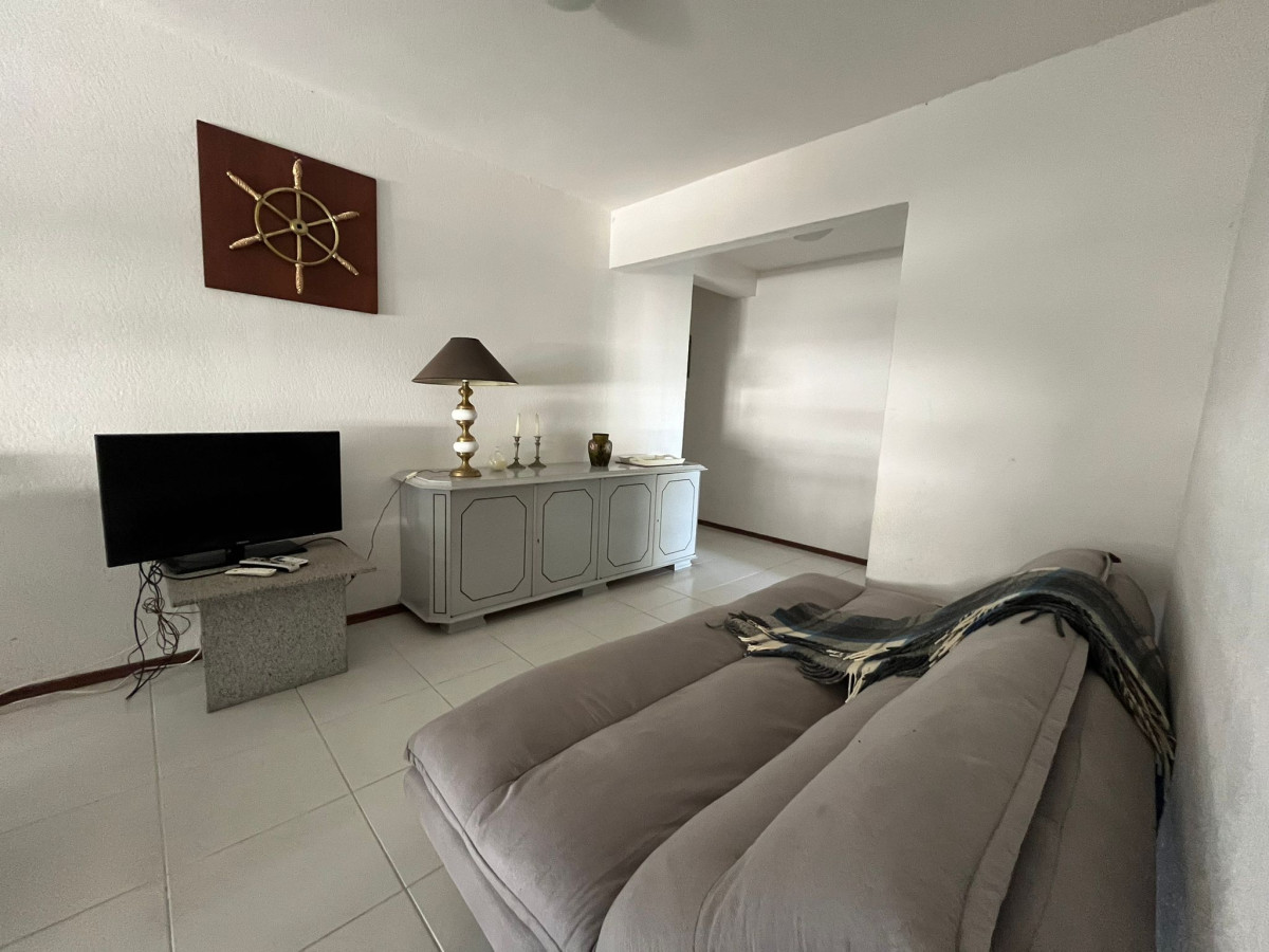 Apartamento ID.2799 - Hermoso apartamento a la venta, con terraza, parrillero, cochera 