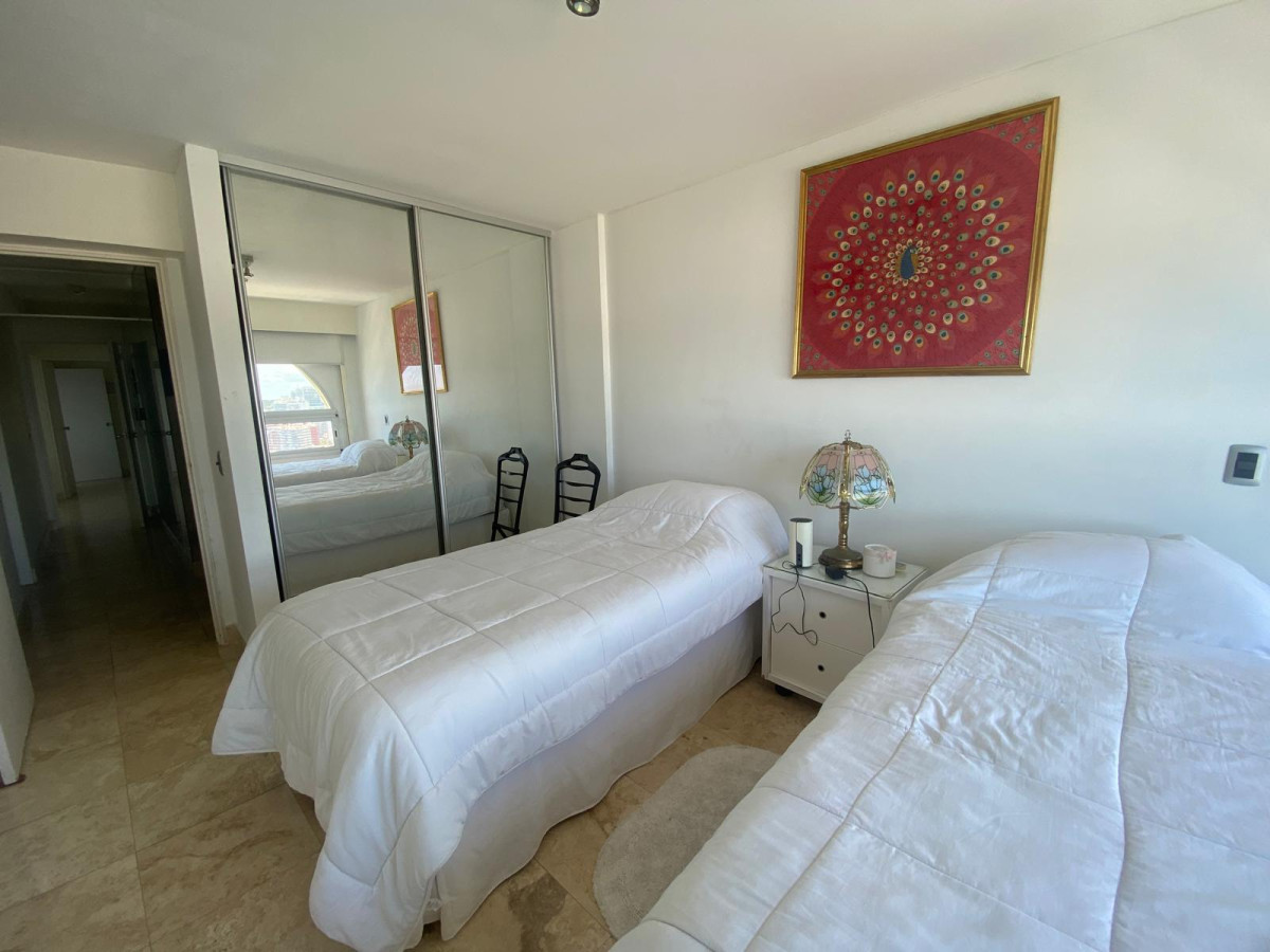 Apartamento ID.2845 - Piso alto, excelente vista a las Playas Brava y Mansa