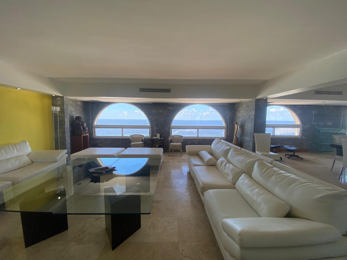 Apartamento ID.2845 - Piso alto, excelente vista a las Playas Brava y Mansa