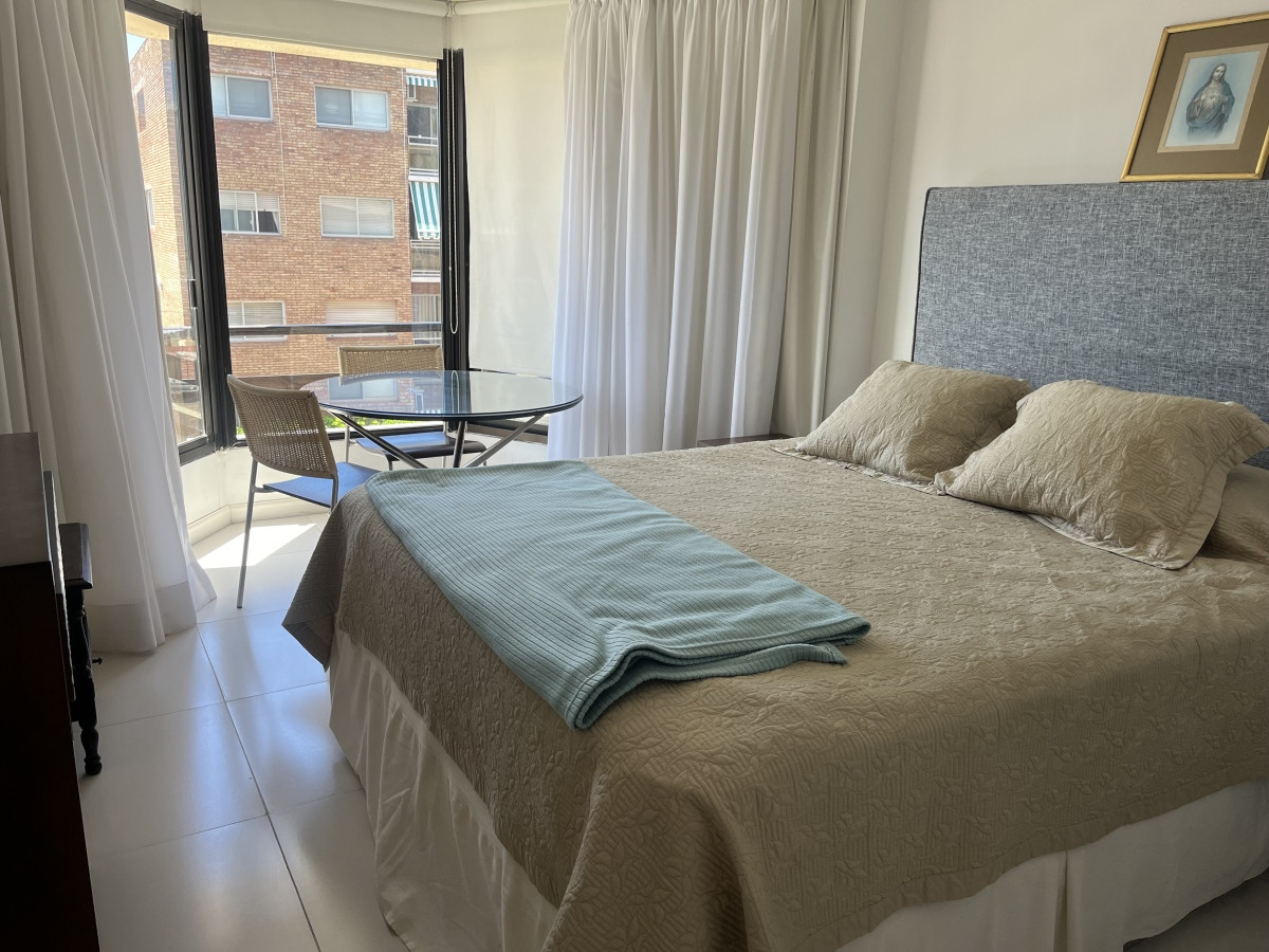 Apartamento ID.2720 - Se vende hermoso y amplio apto 