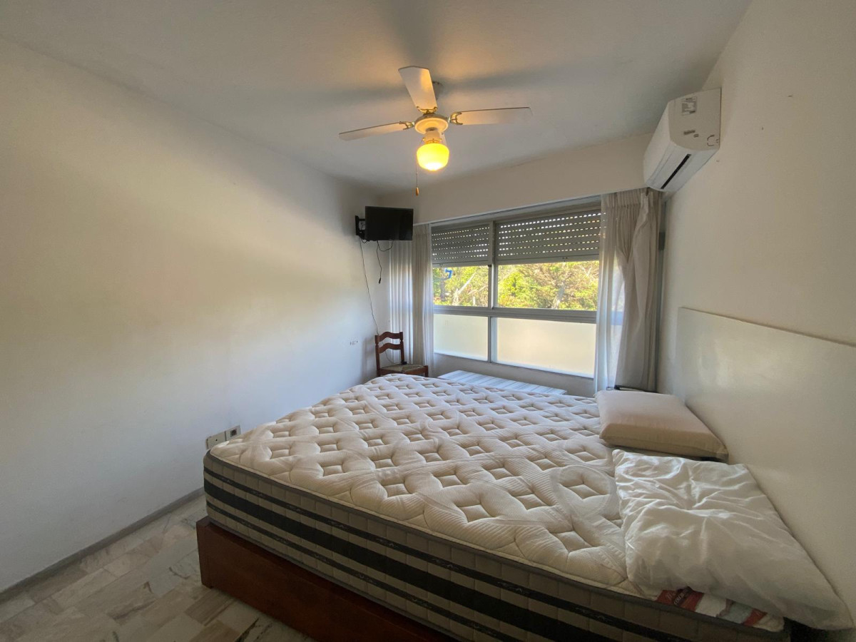 Apartamento ID.2742 - Amplio apartamento, con terraza cerrada, y garage