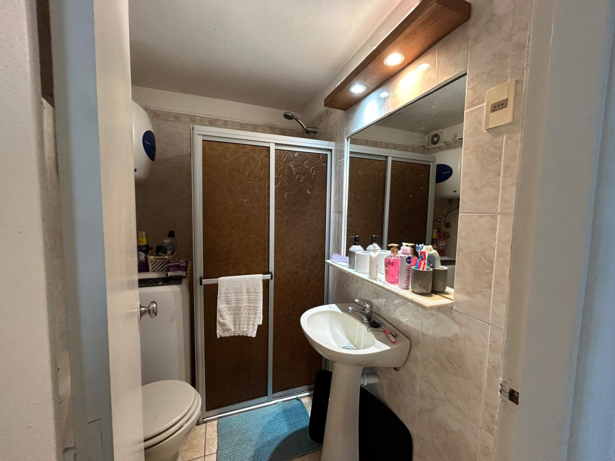 Apartamento ID.2945 - Se vende apto, con terraza, parrillero propio, a metros de las Playas