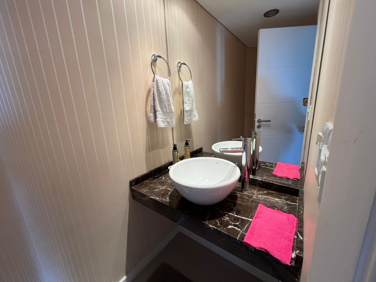 Apartamento ID.2821 - Hermoso apartamento, amplia terraza, garage en subsuelo.