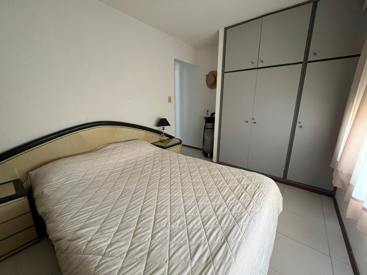 Apartamento ID.2799 - Hermoso apartamento a la venta, con terraza, parrillero, cochera 