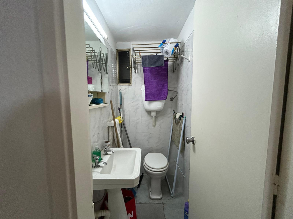 Apartamento ID.2945 - Se vende apto, con terraza, parrillero propio, a metros de las Playas