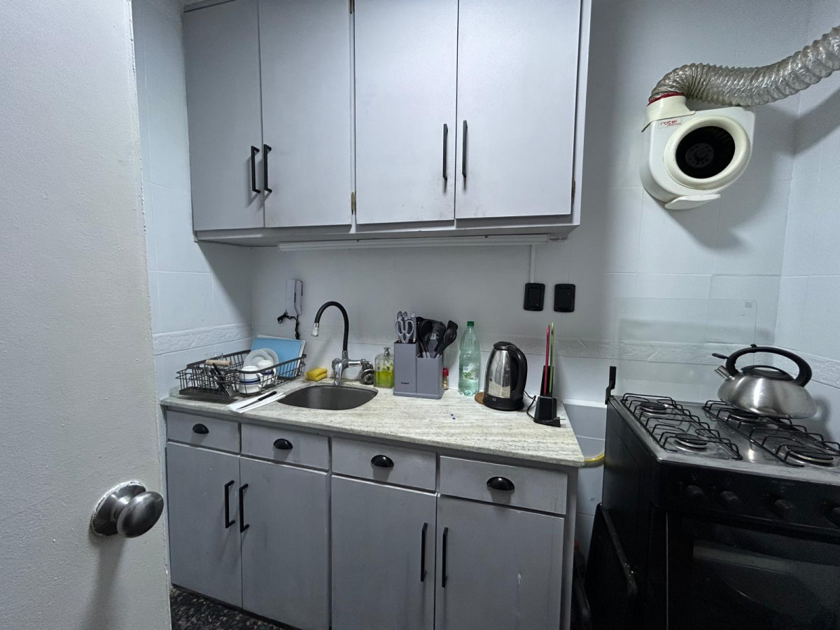 Apartamento ID.2945 - Se vende apto, con terraza, parrillero propio, a metros de las Playas