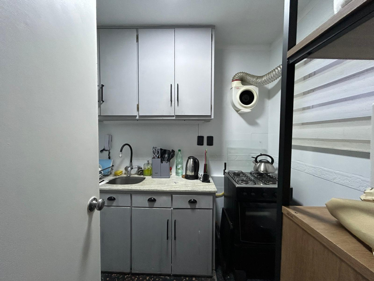 Apartamento ID.2945 - Se vende apto, con terraza, parrillero propio, a metros de las Playas