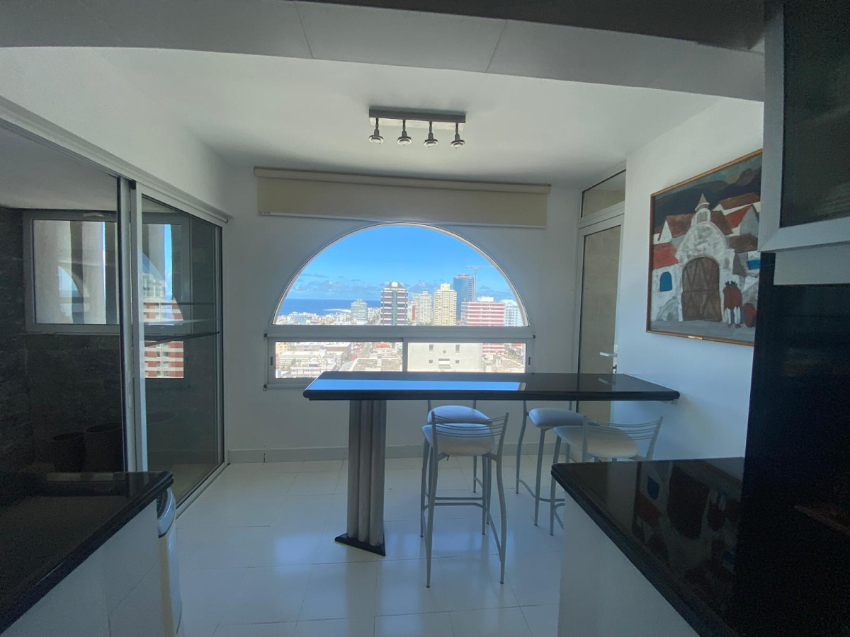 Apartamento ID.2845 - Piso alto, excelente vista a las Playas Brava y Mansa