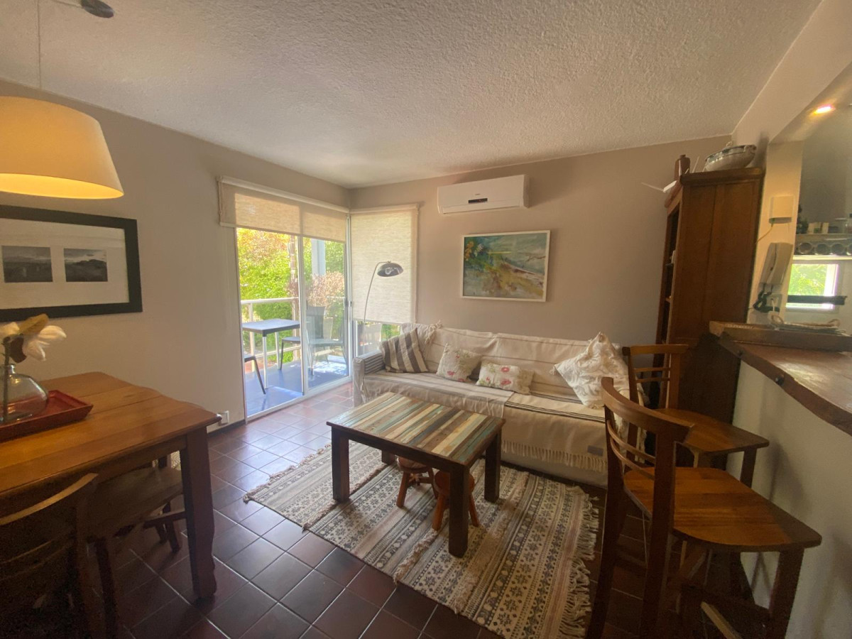 Apartamento ID.2848 - Comodo apto, reciclado, con terraza y cochera 