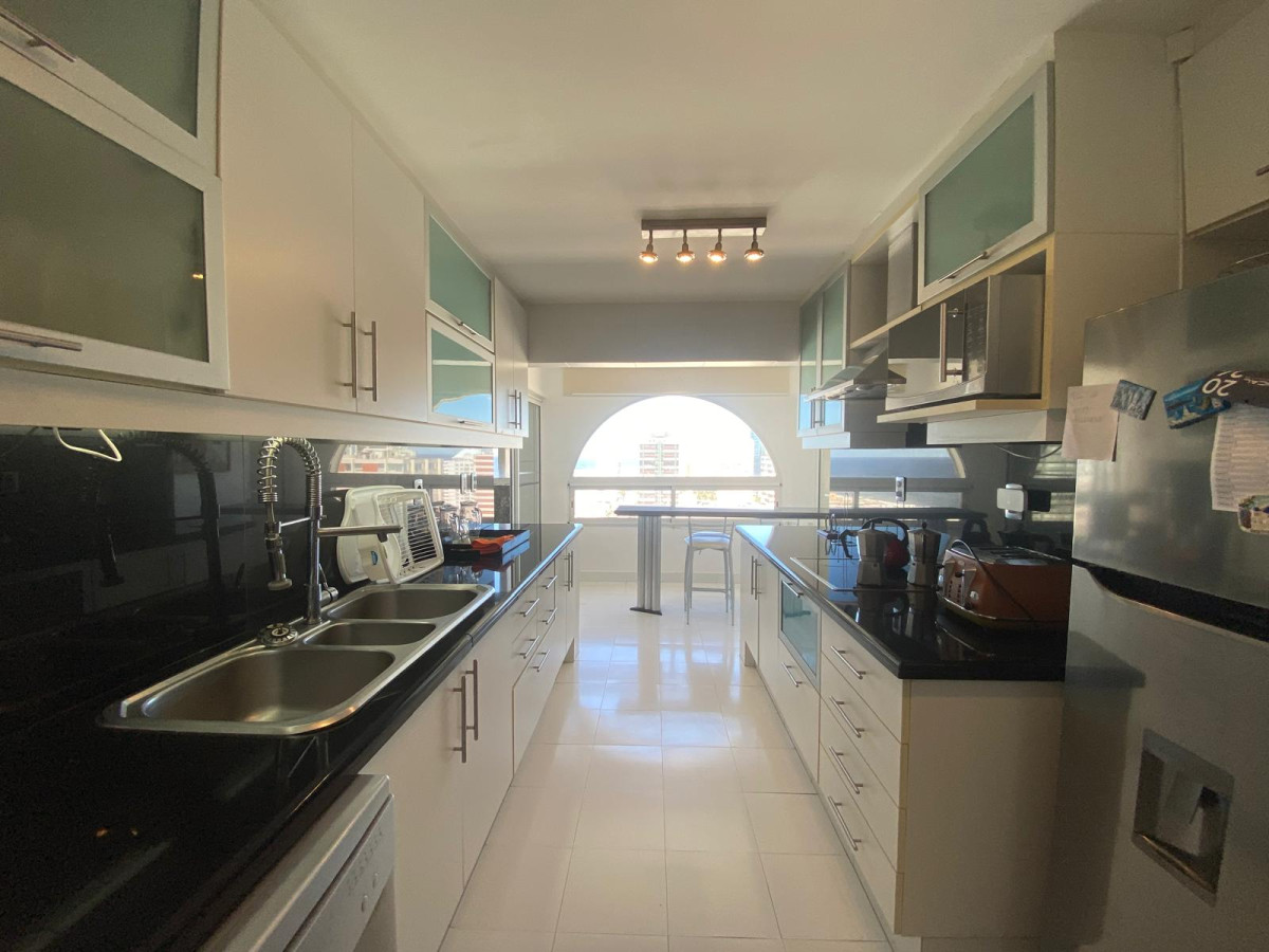 Apartamento ID.2845 - Piso alto, excelente vista a las Playas Brava y Mansa