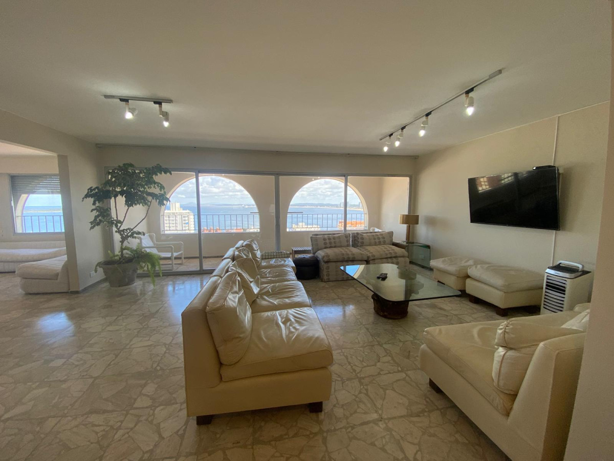 Apartamento ID.2844 - Excelente vista, terraza, piso alto