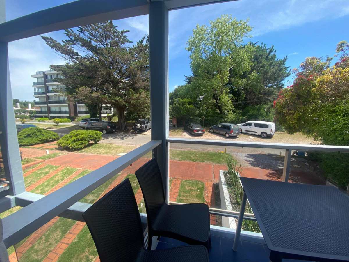 Apartamento ID.2848 - Comodo apto, reciclado, con terraza y cochera 
